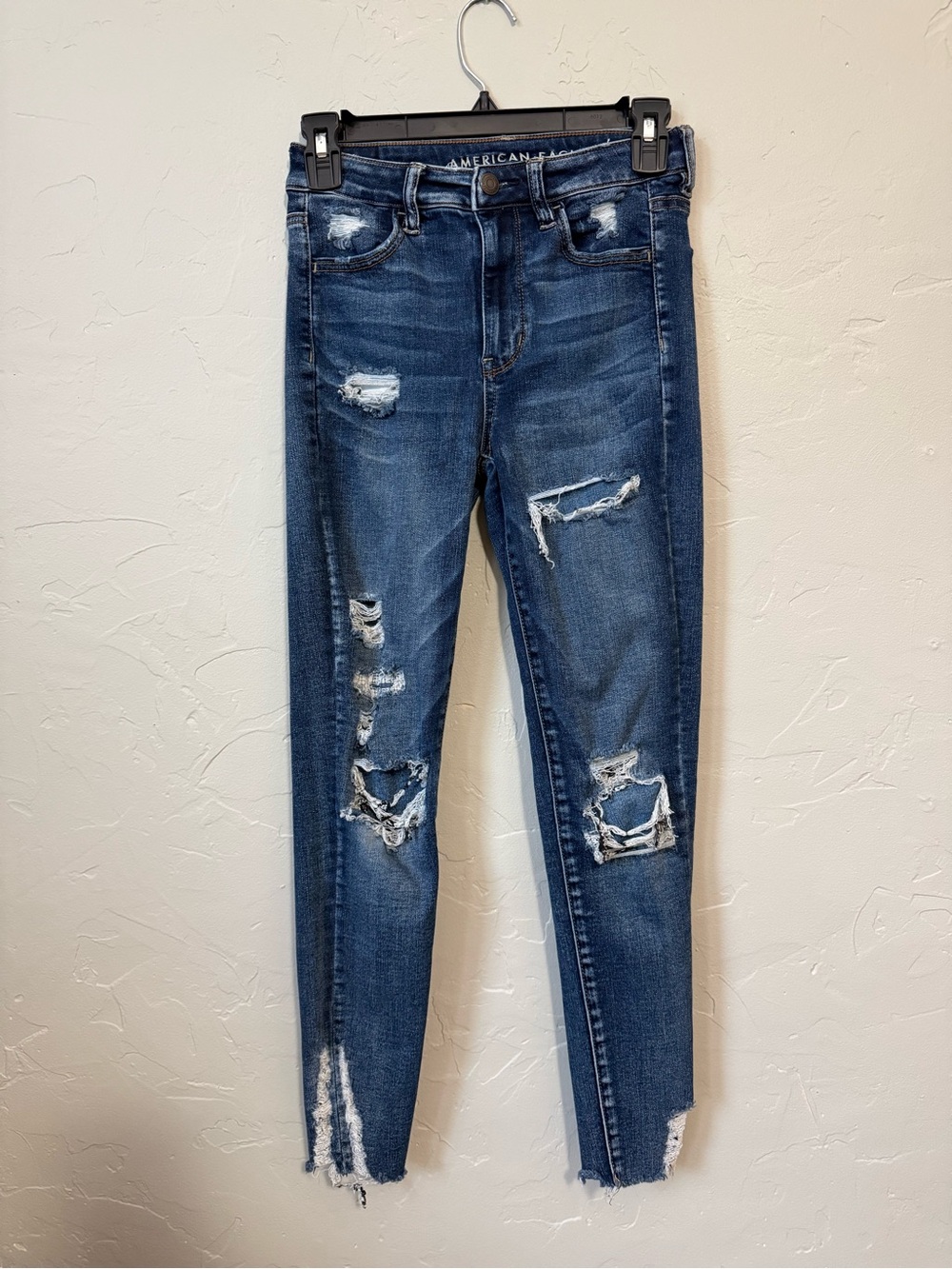 American Eagle Next Level Stretch Low Rise Distressed Jegging - Size 2